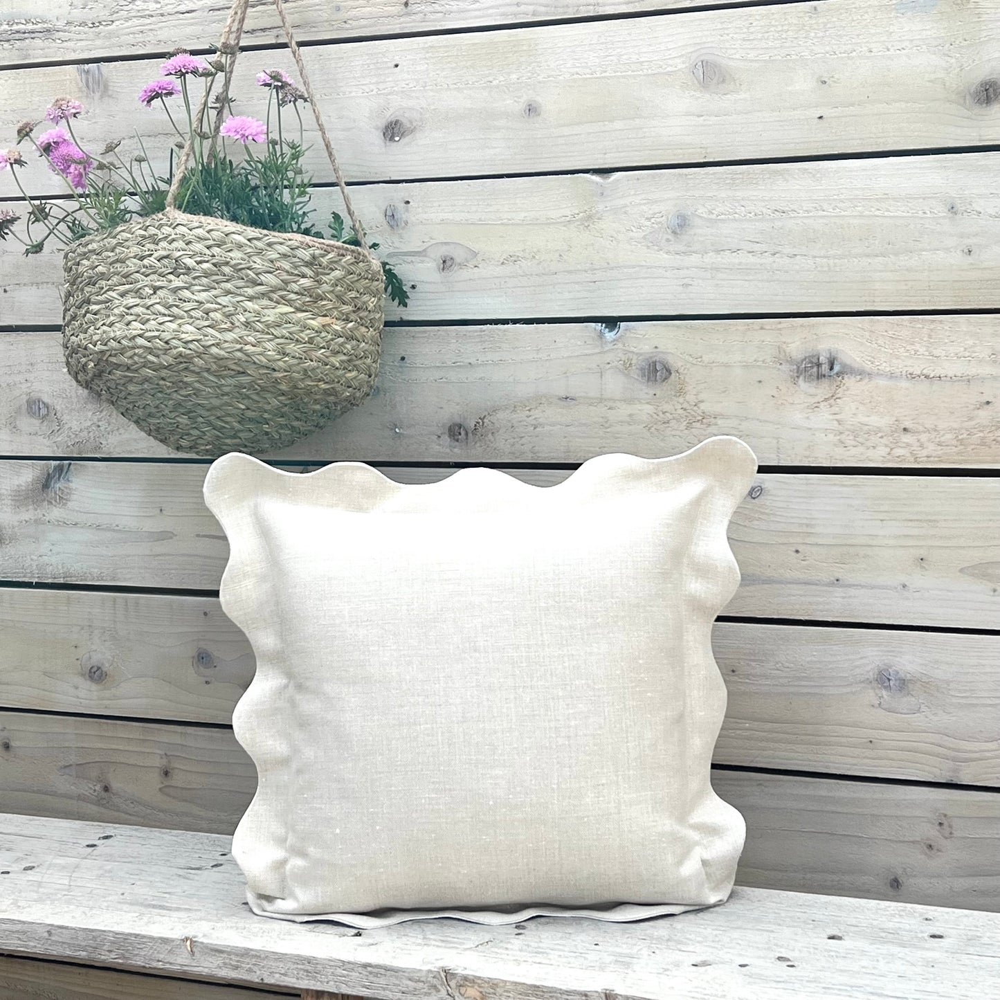 Scalloped Grain Sack Cushion