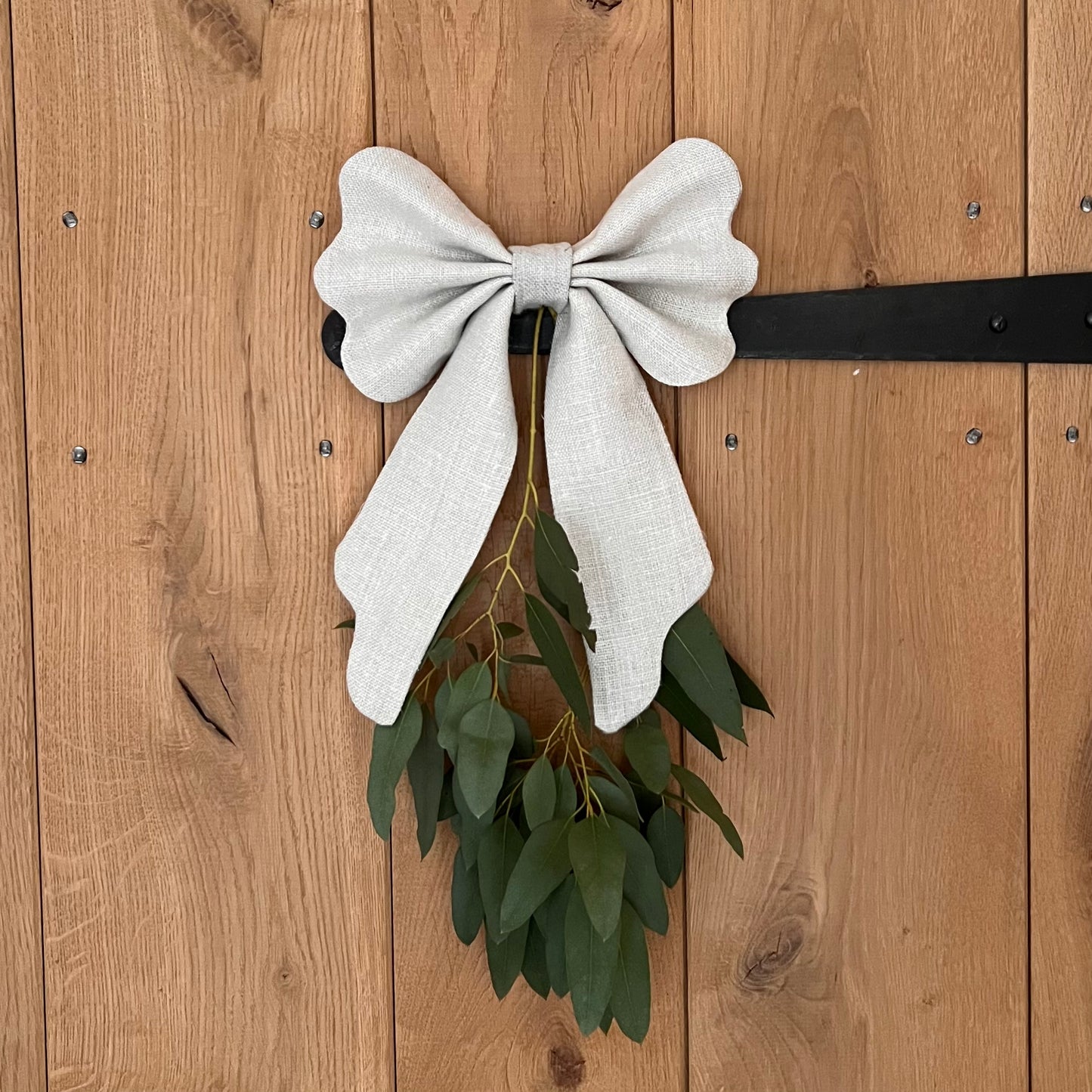 Scalloped Fabric Bow