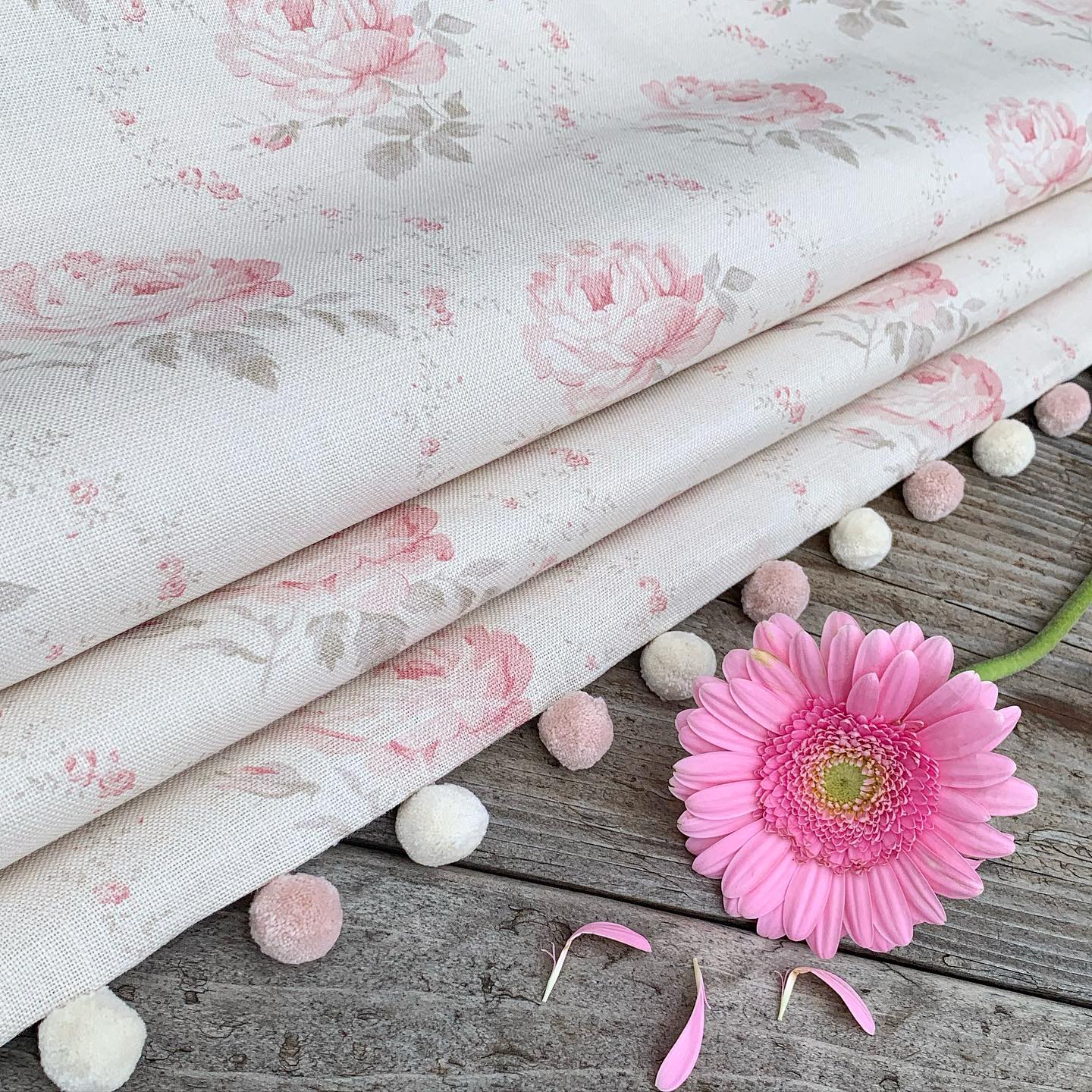 Roman Blind in Peony and Sage Georgian Rose fabric