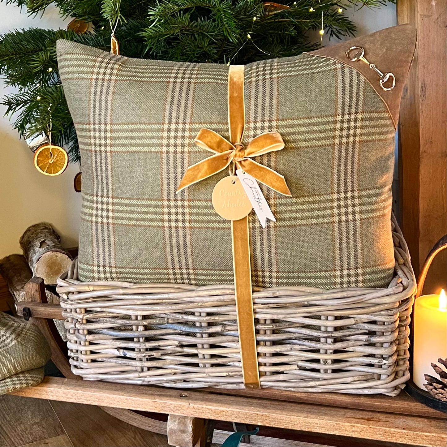 Tweed Snaffle Cushion