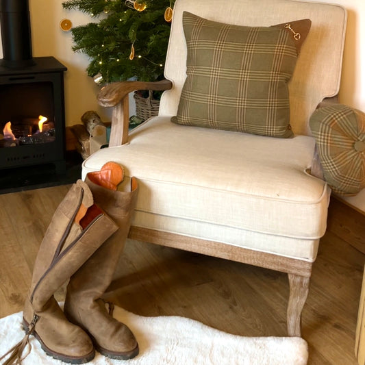 Tweed Snaffle Cushion